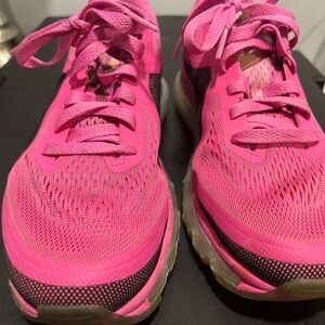Nike Pink Performance Athletic Shoes with Breathable Mesh